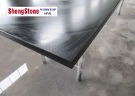 顧客用黒い色のエポキシ樹脂Worktopの平らな端のエポキシBenchtop